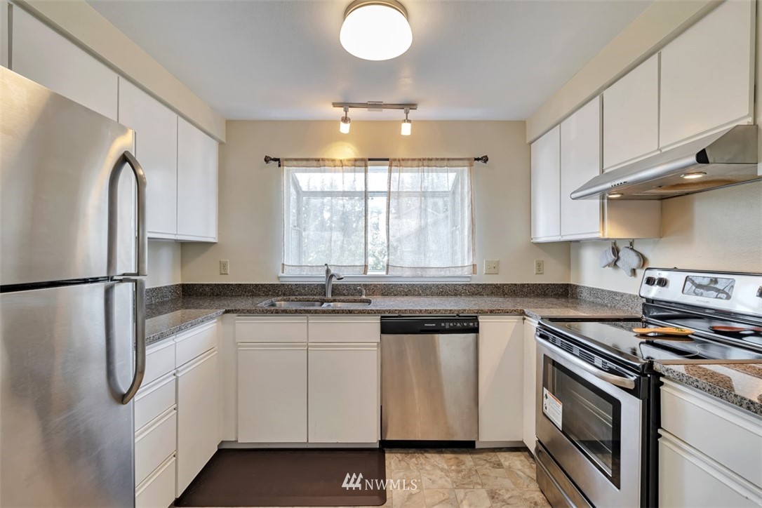 10809 Southeast 172nd Street, Unit 1D Renton, WA 98055 - Photo 13 of 25