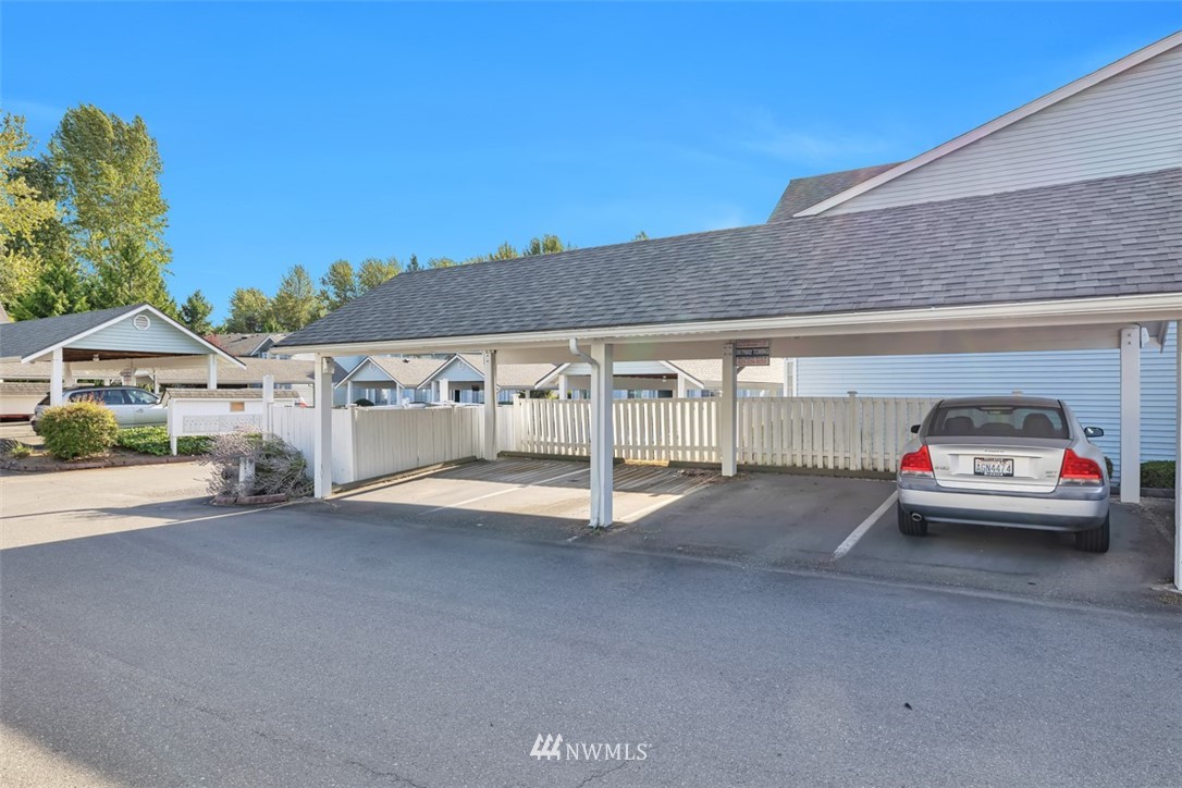 10809 Southeast 172nd Street, Unit 1D Renton, WA 98055 - Photo 3 of 25