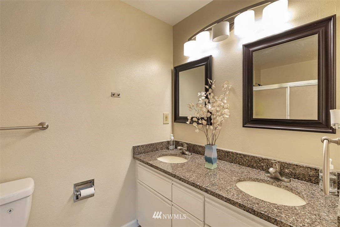10809 Southeast 172nd Street, Unit 1D Renton, WA 98055 - Photo 22 of 25