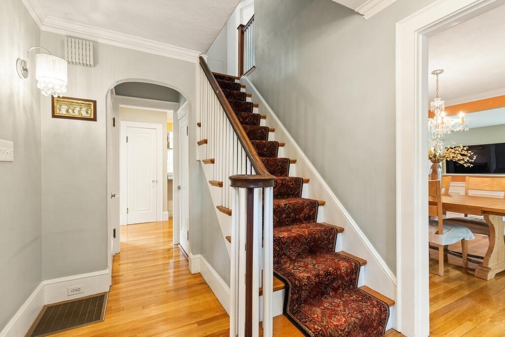 40 Locust Avenue Lexington, MA 02421 - Photo 3 of 42 Gallery Image 3