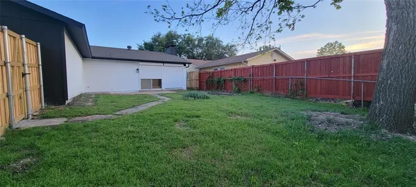 $2,500 | 2013 Aspen Lane, Garland, TX 75044