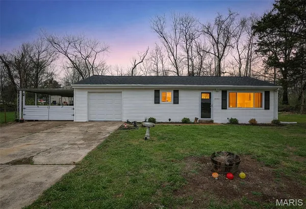 $215,000 | 3153 Crystal Cir Drive, High Ridge, MO 63049