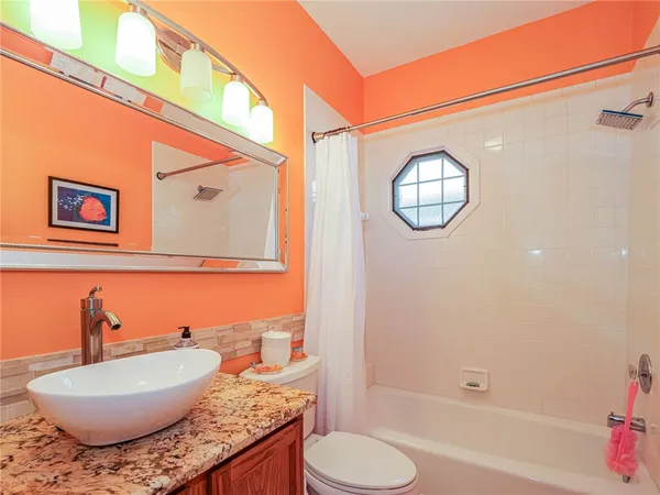 $1,950 | 335 Hawthorne Lane, Vero Beach, FL 32962