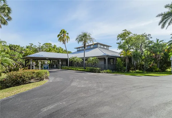 $1,950 | 335 Hawthorne Lane, Vero Beach, FL 32962