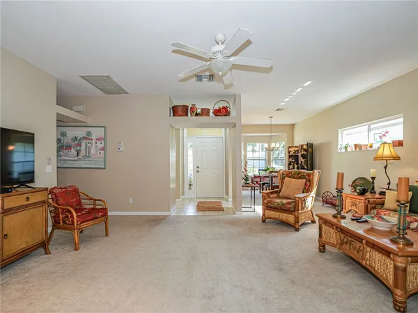 $1,950 | 335 Hawthorne Lane, Vero Beach, FL 32962