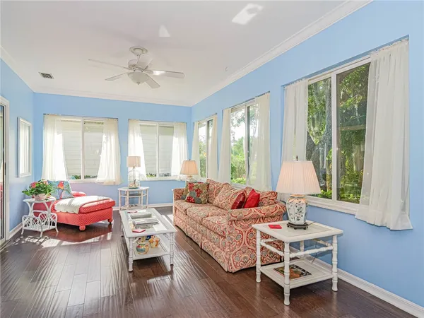 $1,950 | 335 Hawthorne Lane, Vero Beach, FL 32962