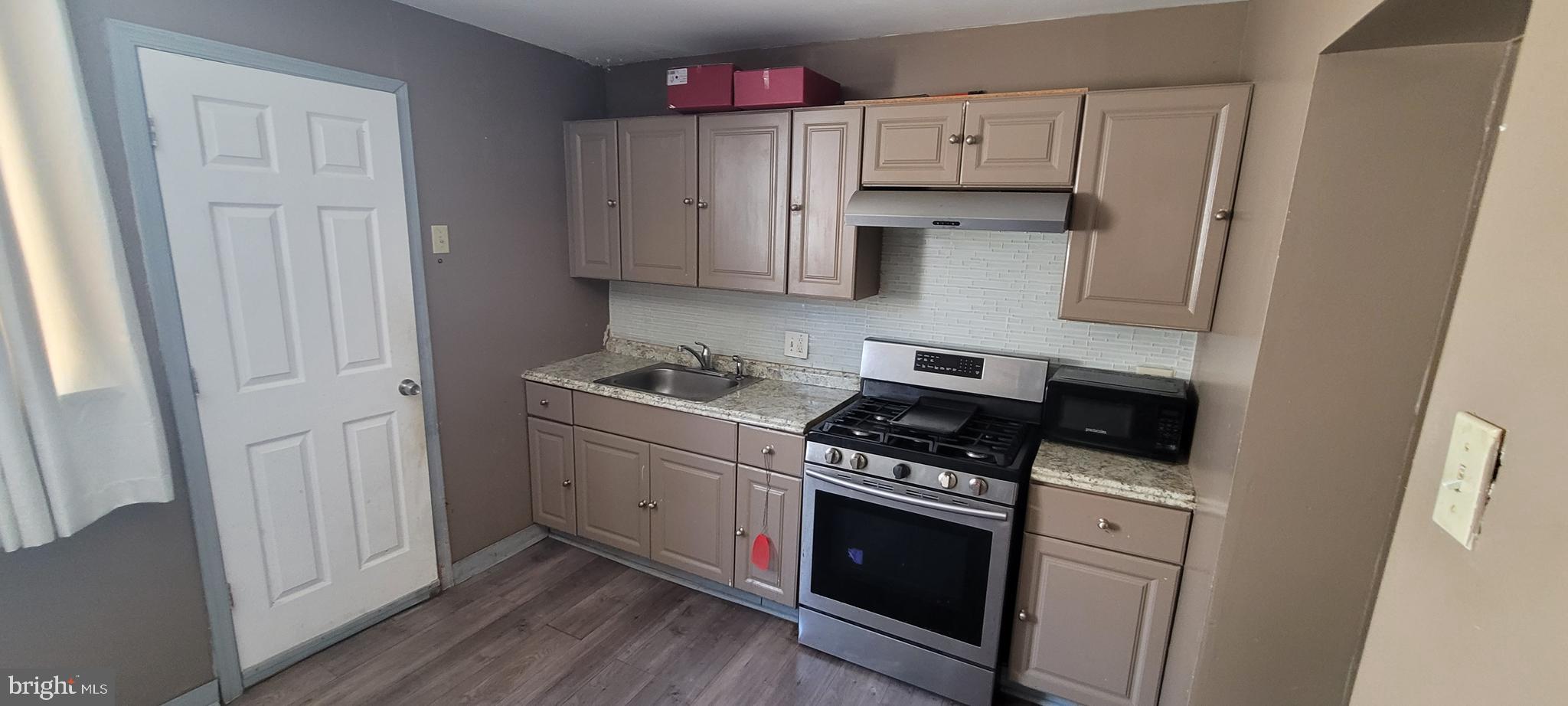 735 Tree Street Philadelphia, PA 19148 - Photo 8 of 17 Gallery Image 8