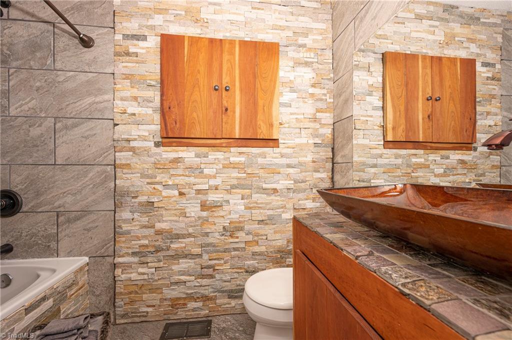 345 Johns Road Lexington, NC 27295 - Photo 3 of 27 Gallery Image 3