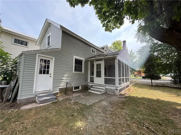 $99,999 | 618 Montgomery Street, Ogdensburg, NY 13669