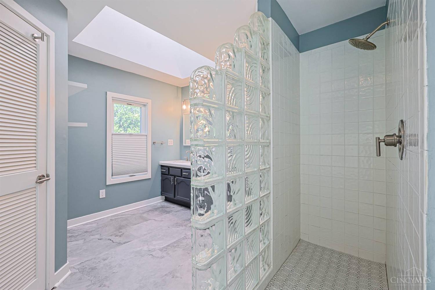 2928 Struble Road Cincinnati, OH 45251 - Photo 47 of 68