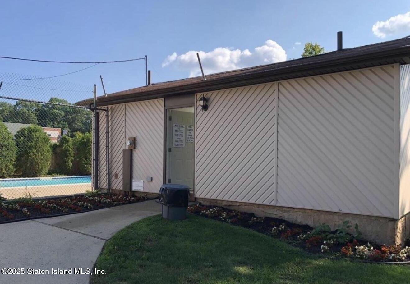 4185 Amboy Road, Unit 2 Staten Island, NY 10308 - Photo 27 of 32 IMG_4677