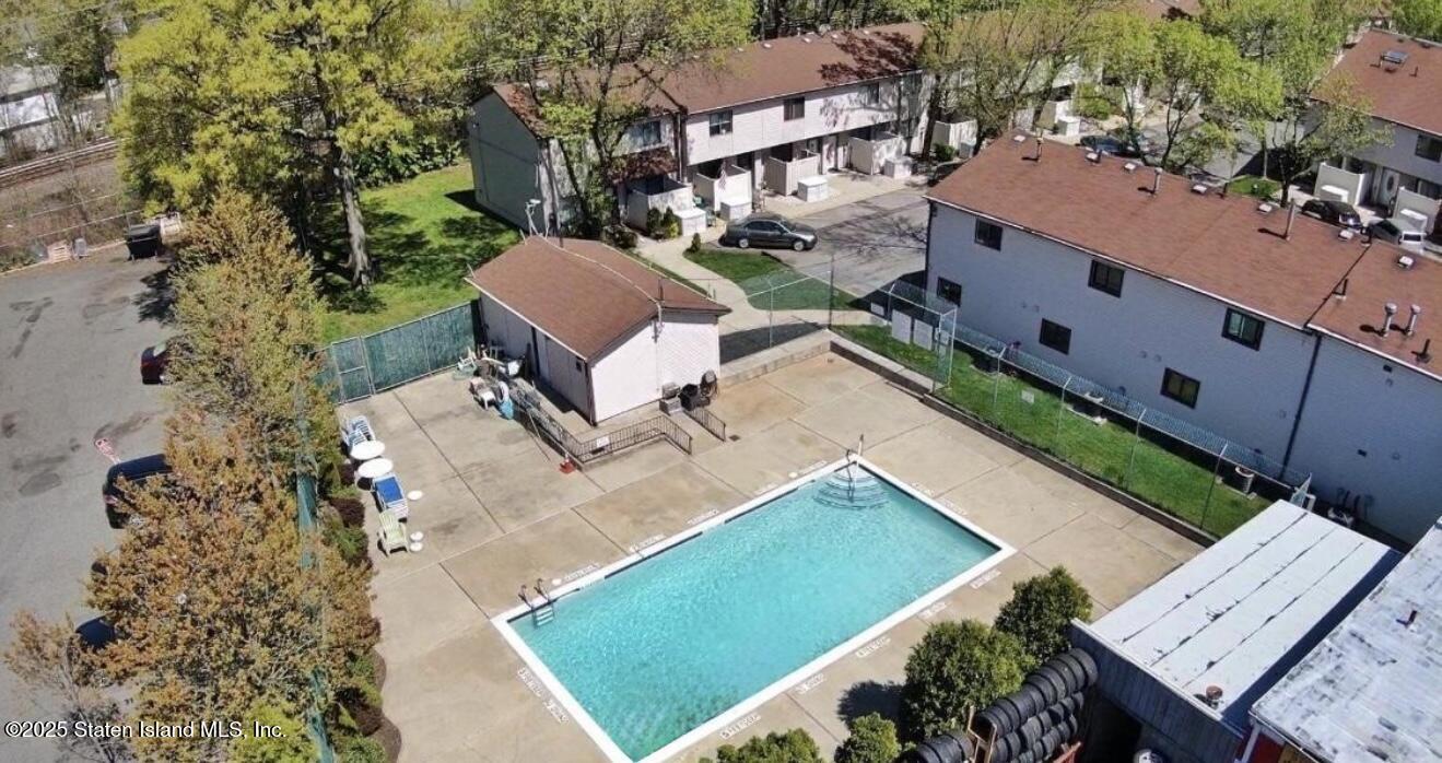 4185 Amboy Road, Unit 2 Staten Island, NY 10308 - Photo 31 of 32 IMG_4675