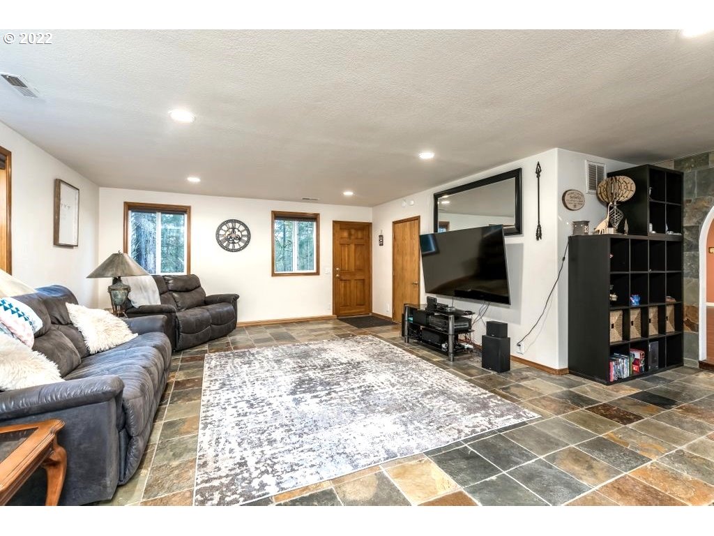 23161 South Schieffer Road Colton, OR 97017 - Photo 12 of 30 Gallery Image 12