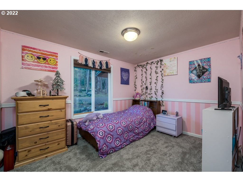 23161 South Schieffer Road Colton, OR 97017 - Photo 22 of 30 Bedroom