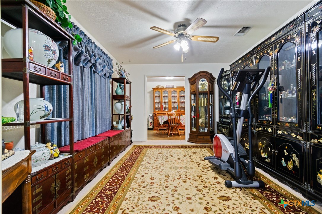 3037 Boys Ranch Road Kempner, TX 76539 - Photo 9 of 47 a very nice looking room with many windows
