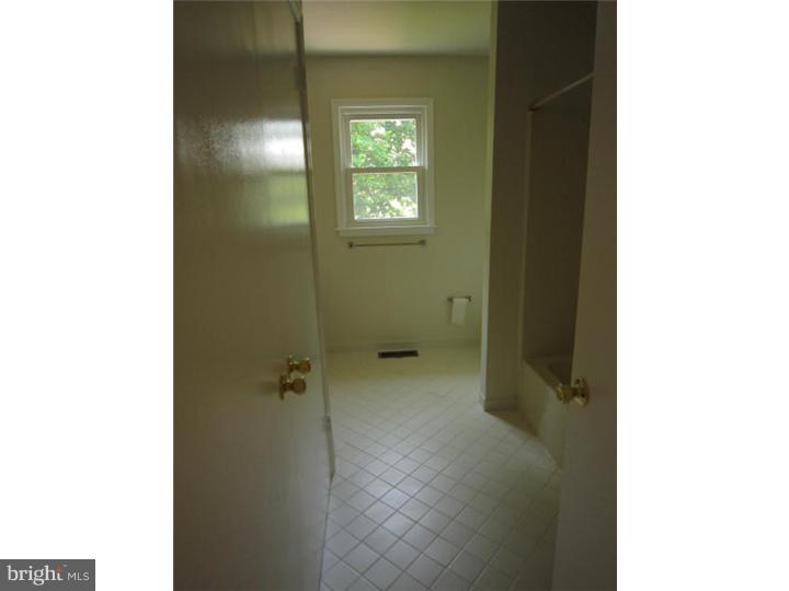 287 Kilburn Road Langhorne, PA 19047 - Photo 15 of 21 Bathroom