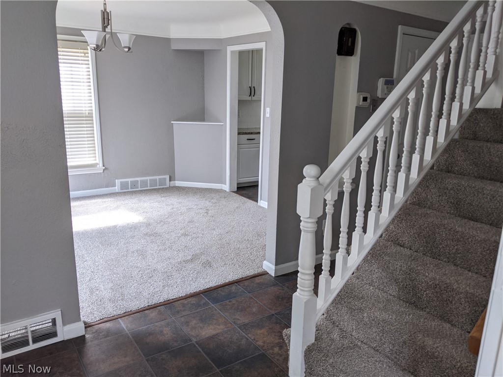 1564 Sheffield Road South Euclid, OH 44121 - Photo 4 of 35