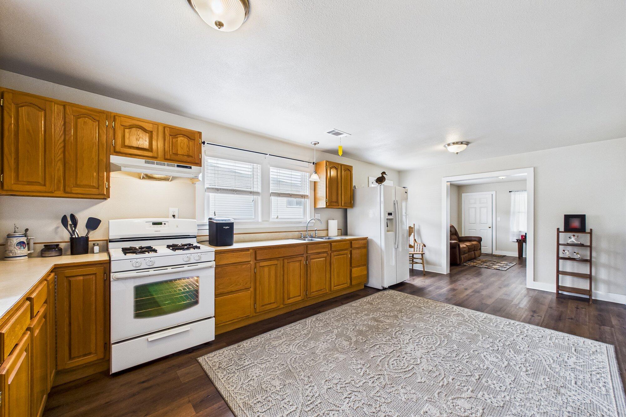 96 Painter Street Rio Dell, CA 95562 - Photo 6 of 17