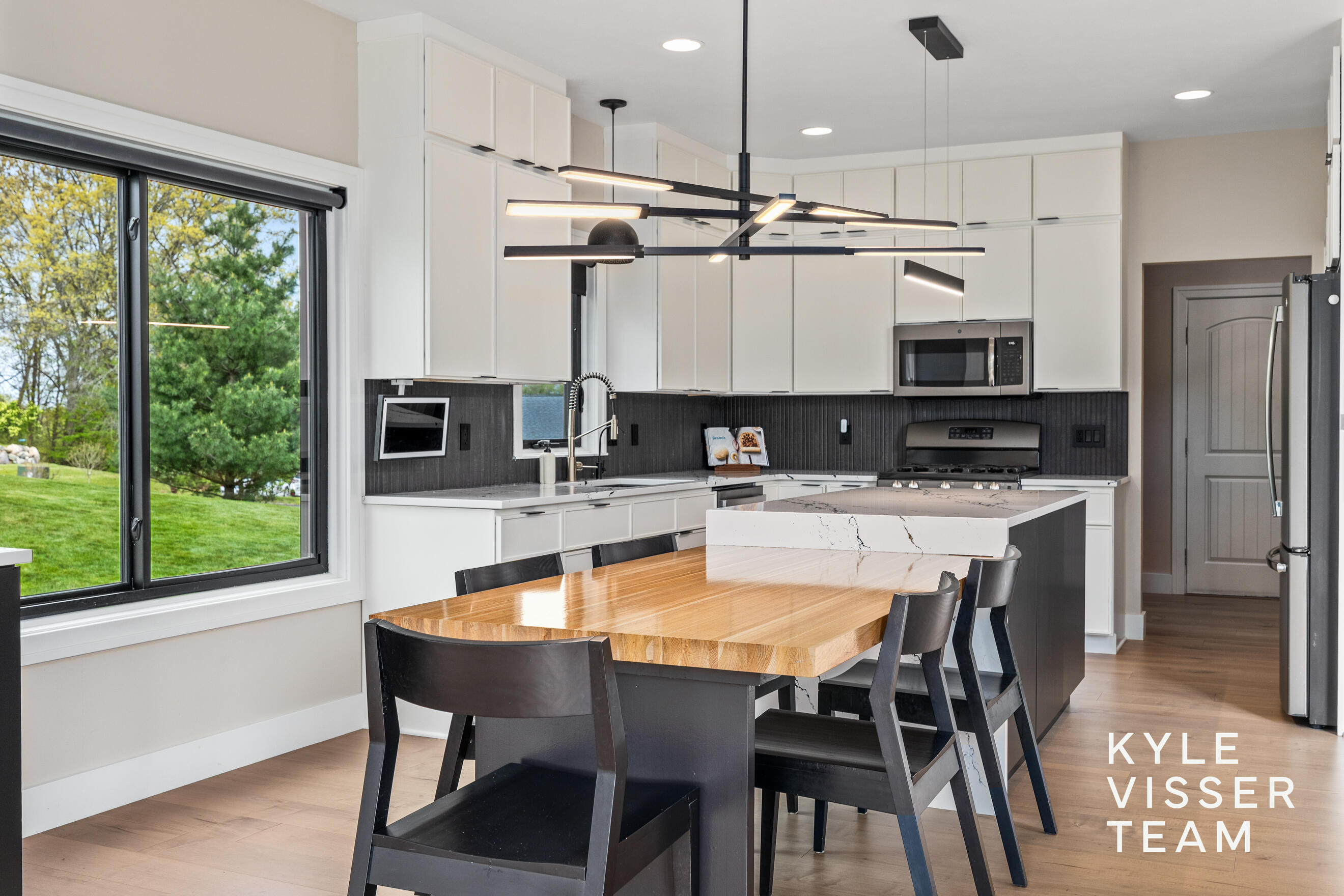 4069 Amazon Drive Lowell, MI 49331 - Photo 20 of 64 Dining Area