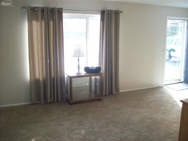 7461 East Potter Road Davison, MI 48423 - Photo 7 of 12 20457323-6.JPG