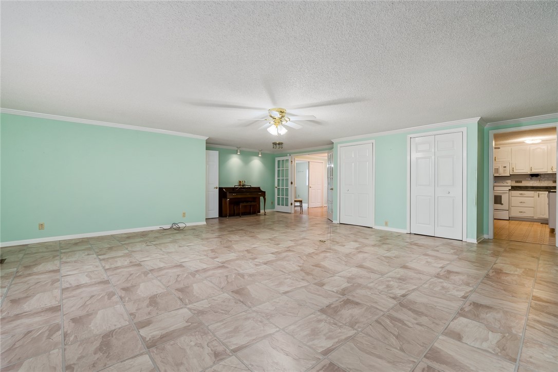 140 Fruit Mountain Road Easley, SC 29640 - Photo 5 of 35 Living room