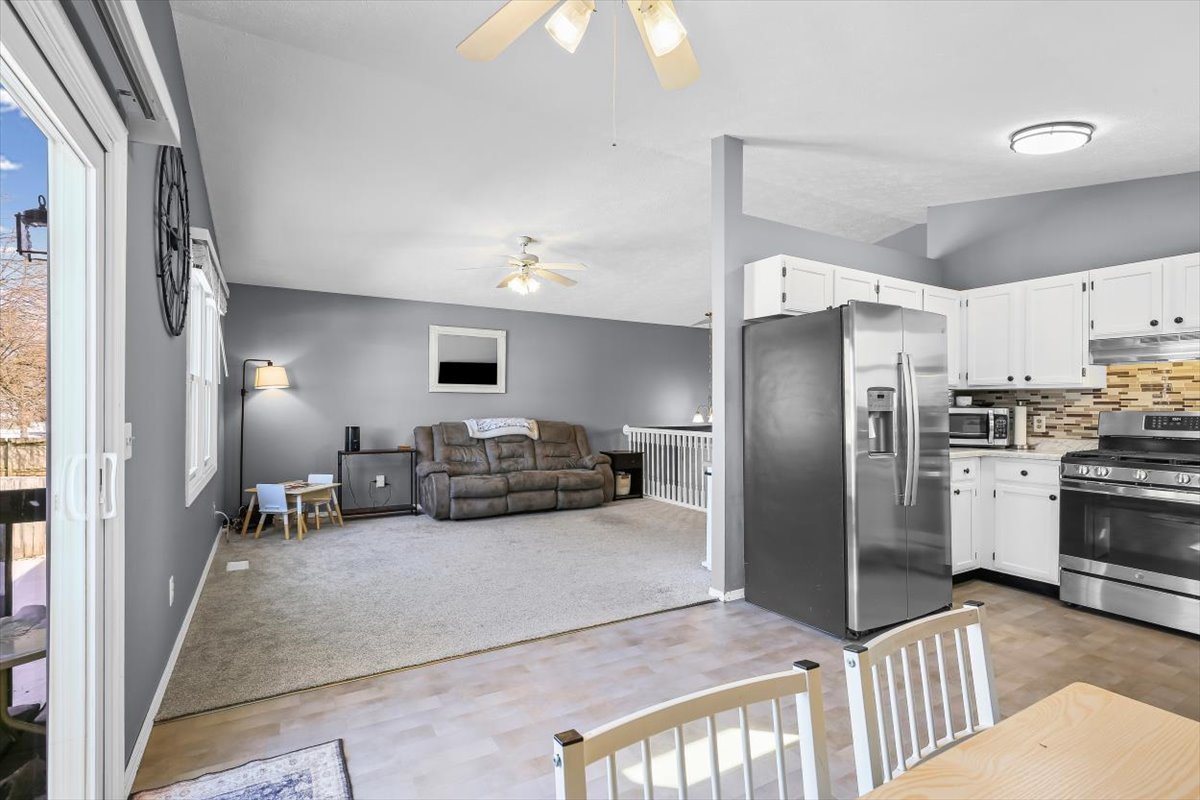 2823 Rutherford Drive Bloomington, IL 61705 - Photo 13 of 38