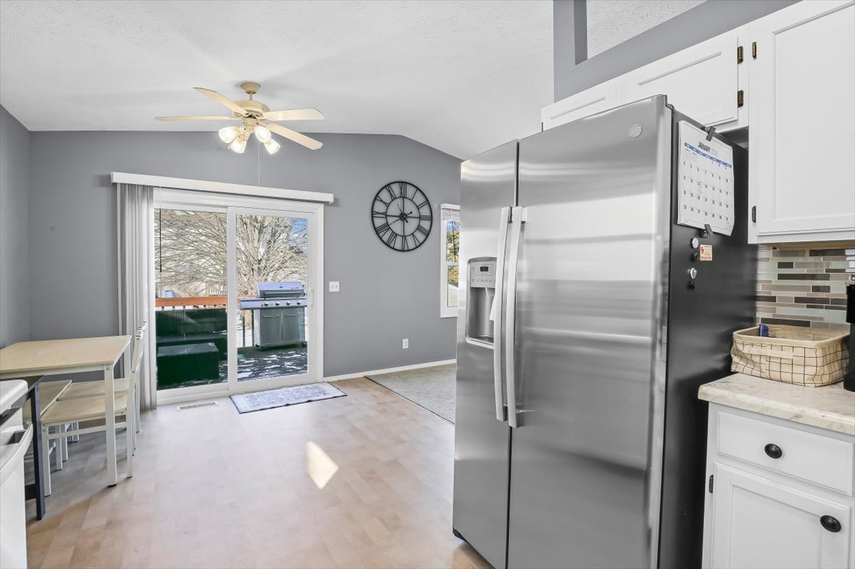 2823 Rutherford Drive Bloomington, IL 61705 - Photo 16 of 38