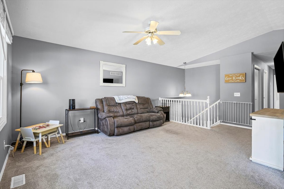 2823 Rutherford Drive Bloomington, IL 61705 - Photo 9 of 38