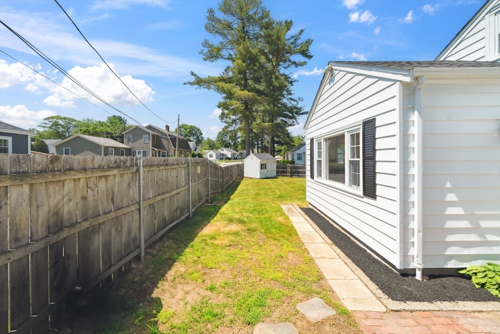 60 Woodland Road Bellingham, MA 02019 - Photo 5 of 34 Gallery Image 5