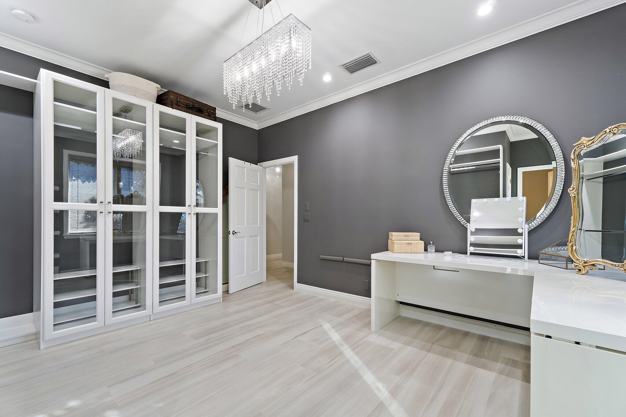 12092 Southeast Birkdale Run Jupiter, FL 33469 - Photo 35 of 53 a living room with furniture