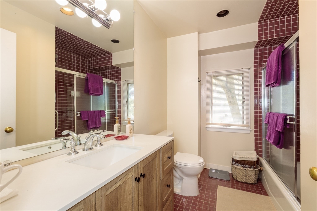 12 Shea Road Cambridge, MA 02140 - Photo 15 of 31