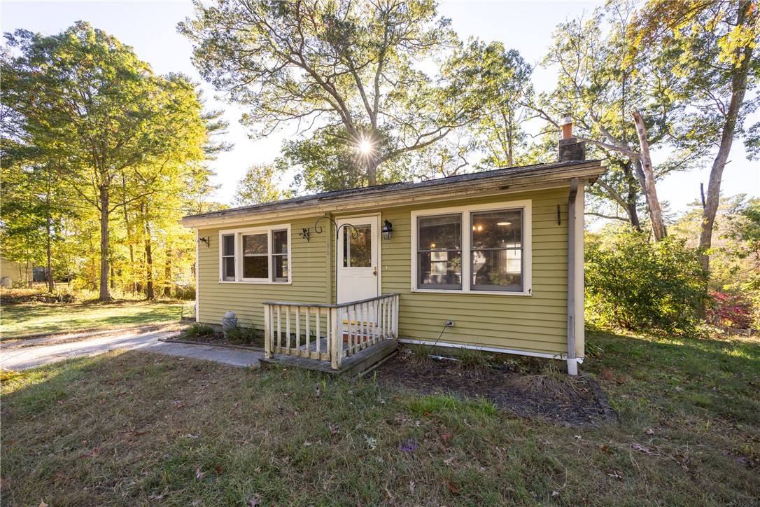 106 Echo Road Glocester, RI 02814 - Photo 3 of 36