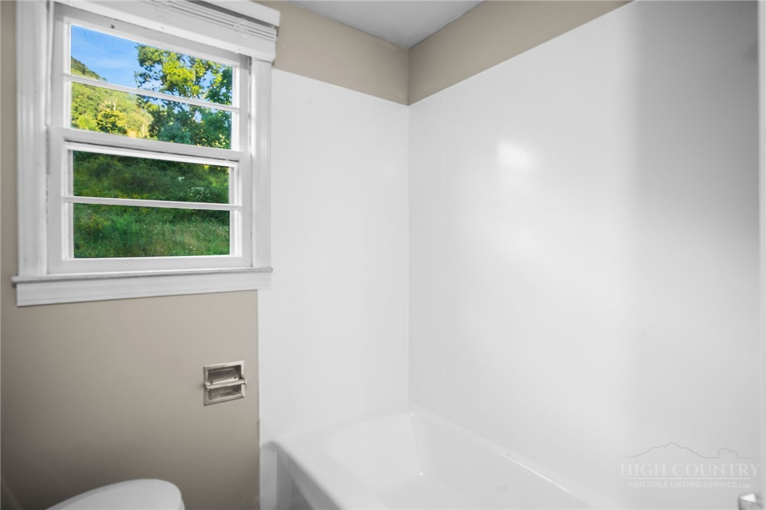 4690 3 Top Road Todd, NC 28684 - Photo 18 of 40 Gallery Image 18
