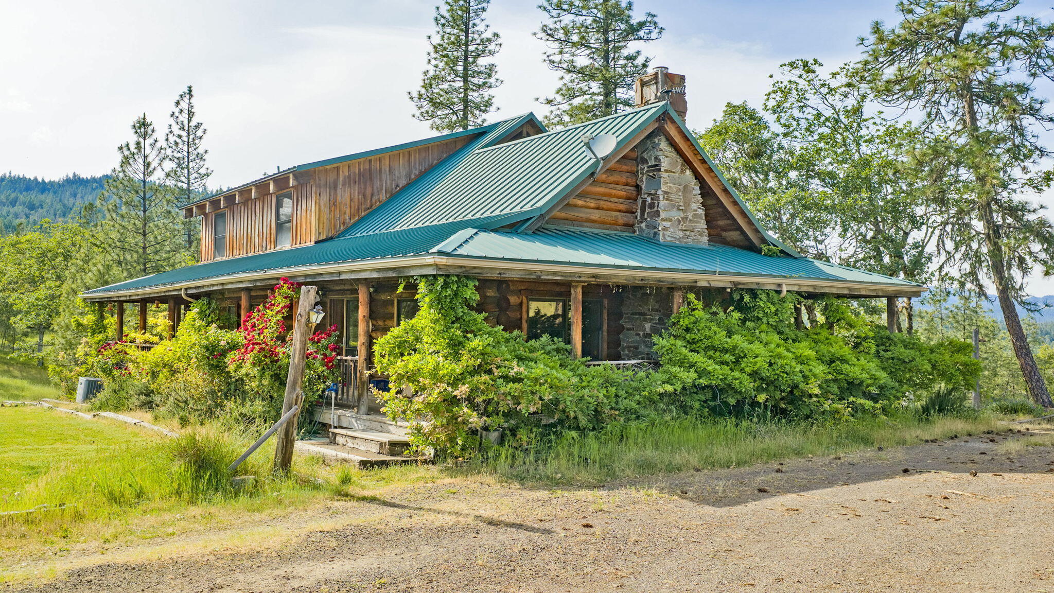 Backs to BLM, Unobstructed views, Grand log home