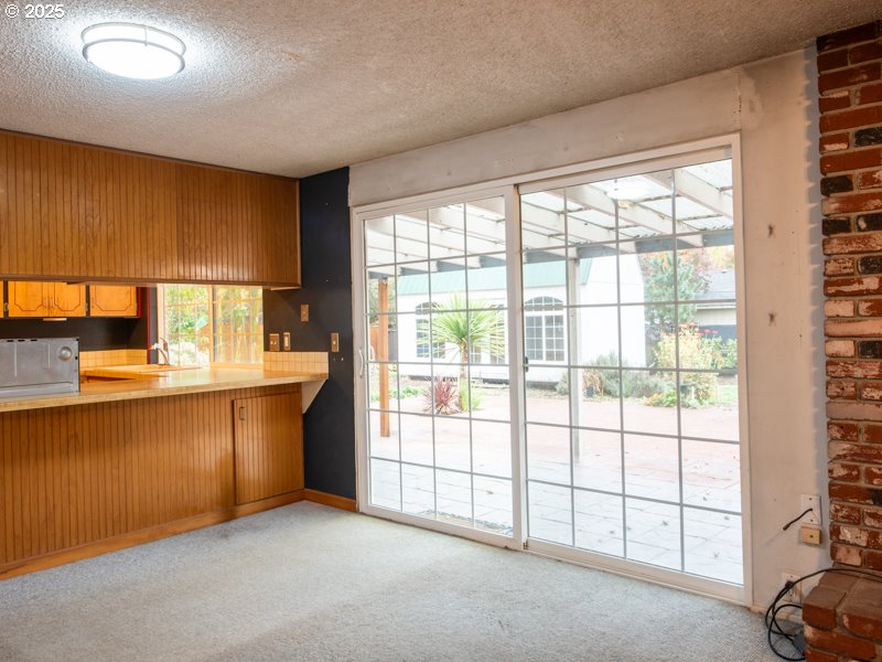 2563 York Street Eugene, OR 97404 - Photo 17 of 44 a view of an empty room with a window