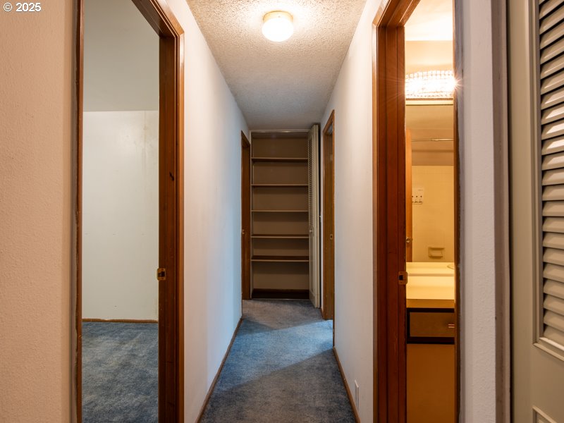 2563 York Street Eugene, OR 97404 - Photo 21 of 44