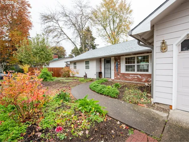 $415,000 | 2563 York Street, Eugene, OR 97404