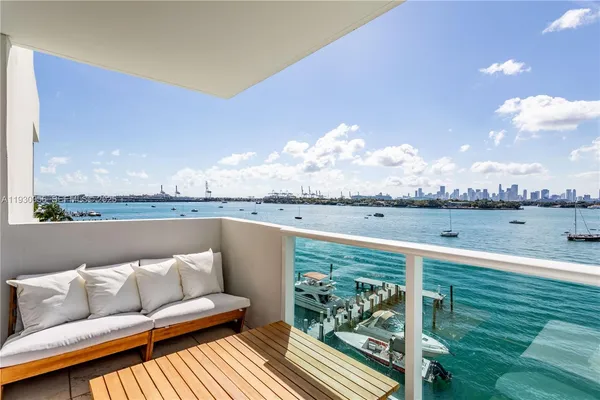 $5,250 | 1200 West Avenue, Unit 526, Miami Beach, FL 33139