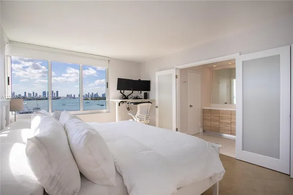 $5,250 | 1200 West Avenue, Unit 526, Miami Beach, FL 33139