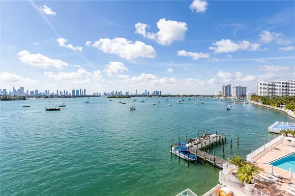 $5,250 | 1200 West Avenue, Unit 526, Miami Beach, FL 33139
