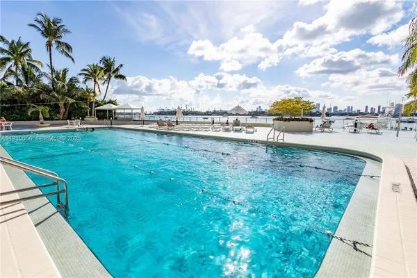 $5,250 | 1200 West Avenue, Unit 526, Miami Beach, FL 33139