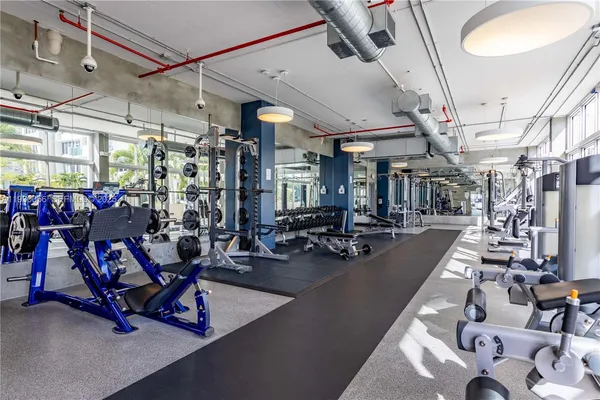 $5,250 | 1200 West Avenue, Unit 526, Miami Beach, FL 33139