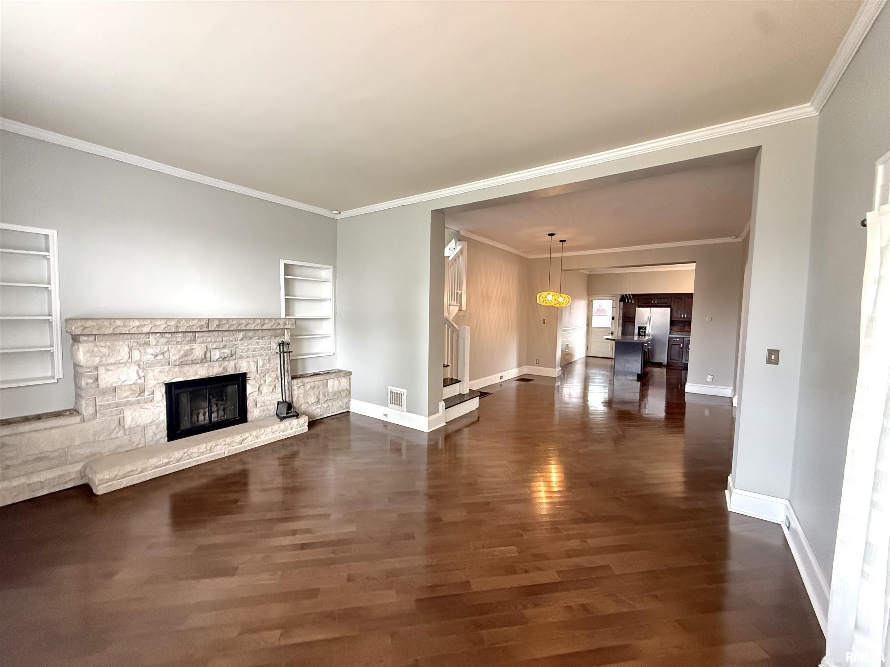 1329 Spring Street Quincy, IL 62301 - Photo 3 of 33