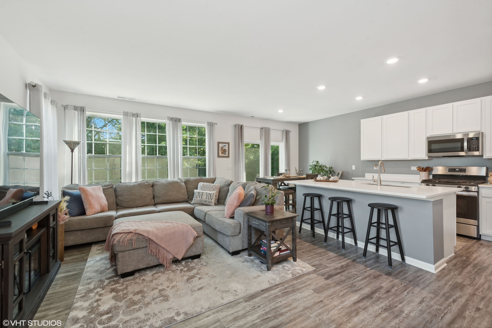1031 Draper Road McHenry, IL 60050 - Photo 6 of 23 Gallery Image 6