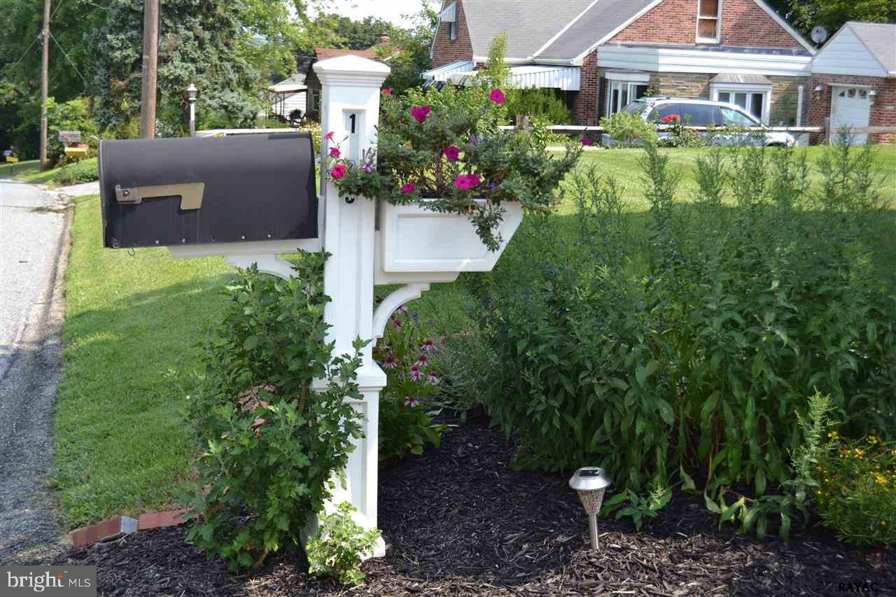 1023 Smith Hill Road York, PA 17408 - Photo 3 of 36 Gallery Image 3