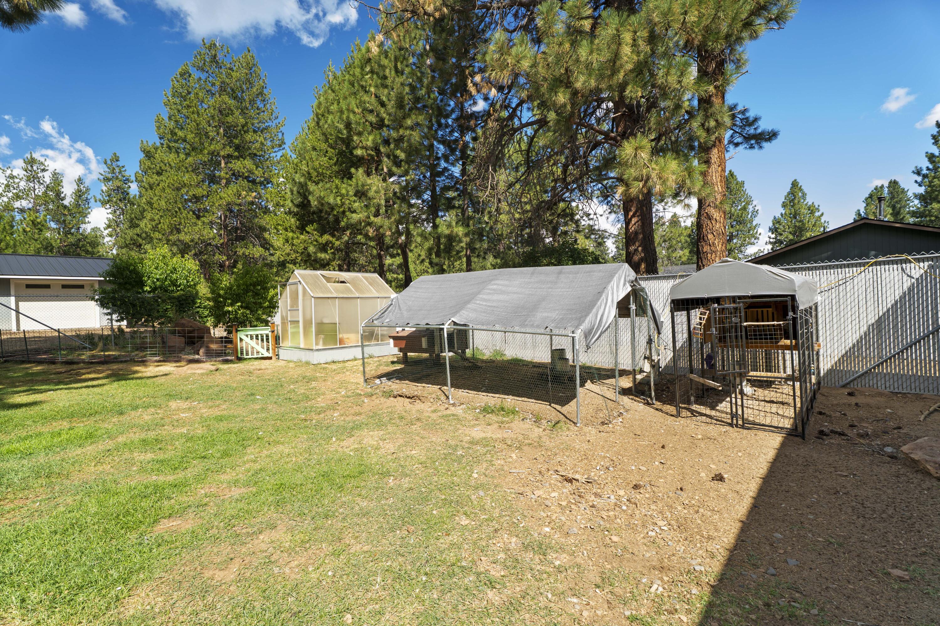 59773 Cheyenne Road Bend, OR 97702 - Photo 32 of 46 43-Exterior