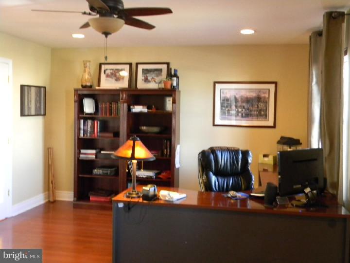 3945 Reiniger Road Hatboro, PA 19040 - Photo 6 of 24 Living Room