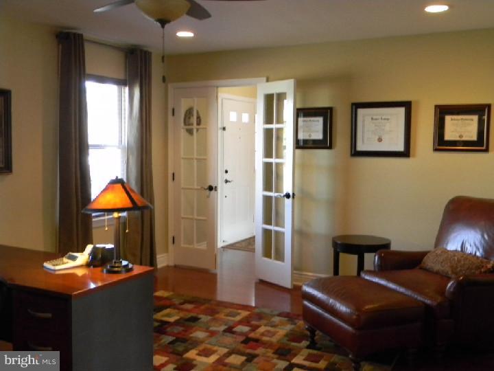 3945 Reiniger Road Hatboro, PA 19040 - Photo 7 of 24 Living Room