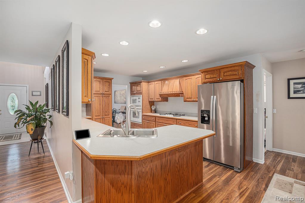 3074 Woodcrest Road Rochester Hills, MI 48309 - Photo 10 of 39