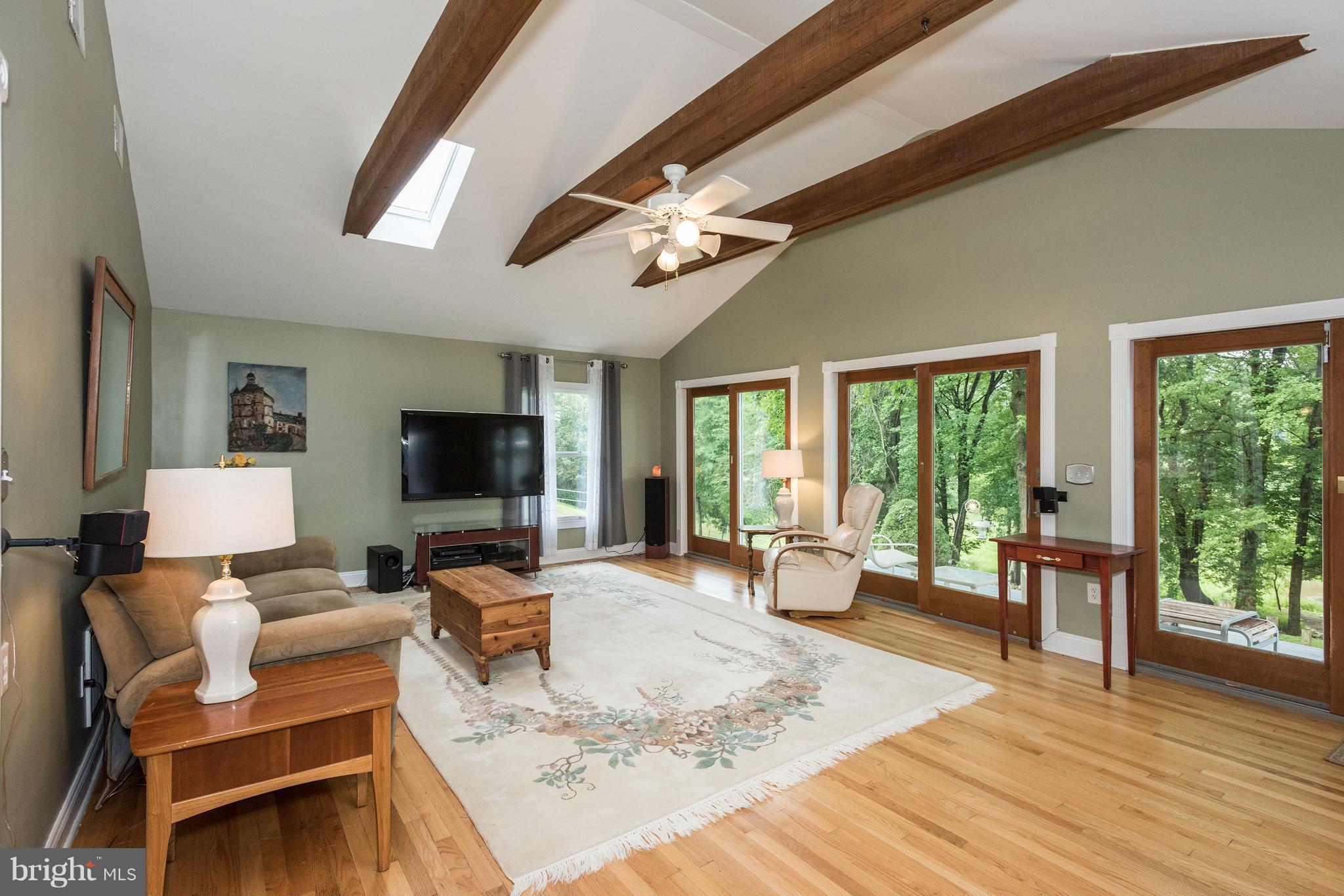 5539 Emory Road Upperco, MD 21155 - Photo 9 of 27 Living Room